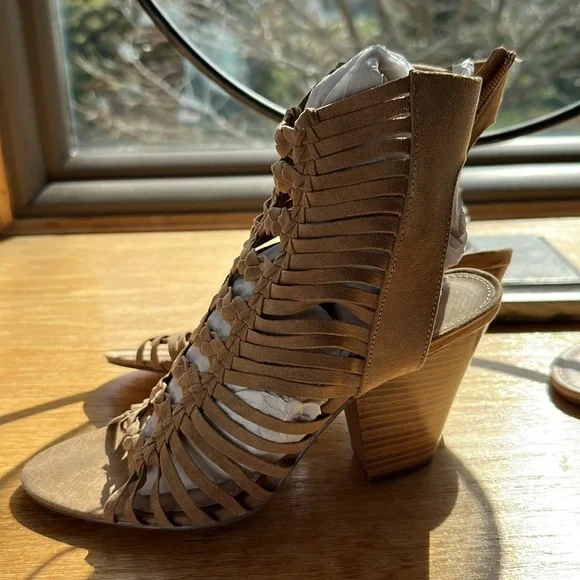 Summer Sandals Sz 9 Brand New!! Set of 3!! - Picture 6 of 7